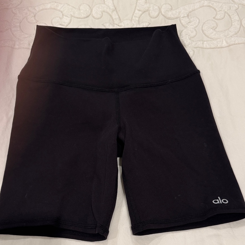ALO Yoga Women's Black Bike Shorts